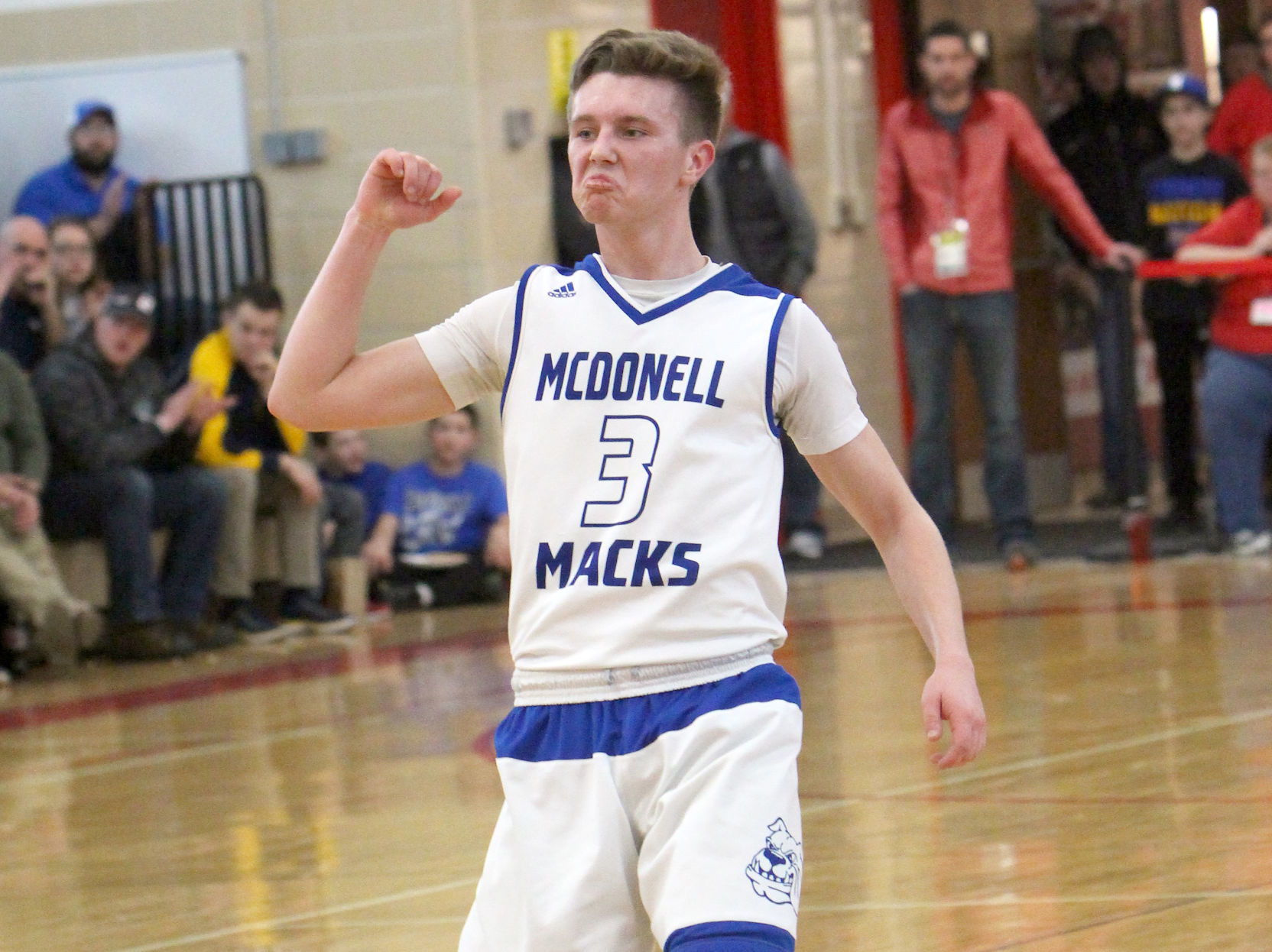 McDonell boys basketball vs Luck at Chi-Hi 3-9-19